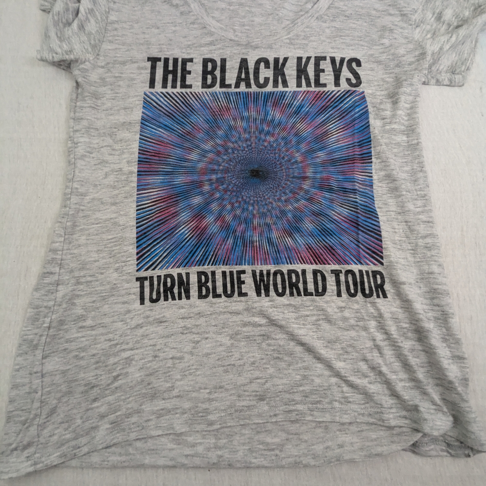 The Black Keys Turn Blue 2014 World Tour Grey Concert Tee Medium.